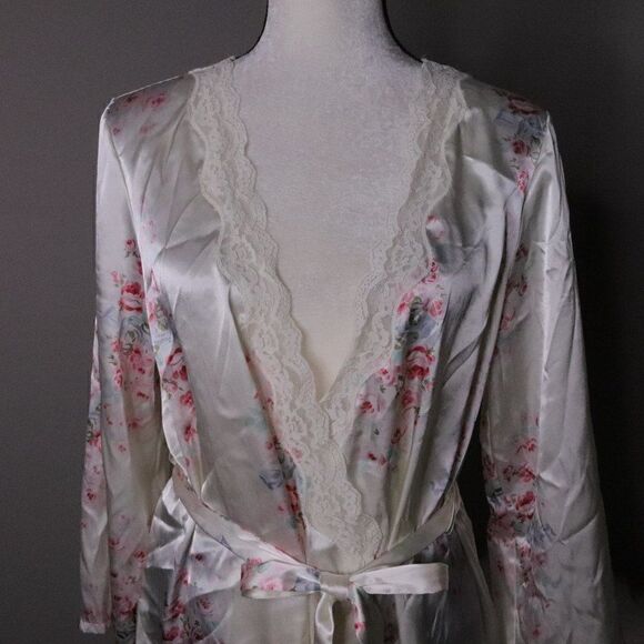 Pink K | Floral Satin Lace Robe Small - Picture 2 of 6